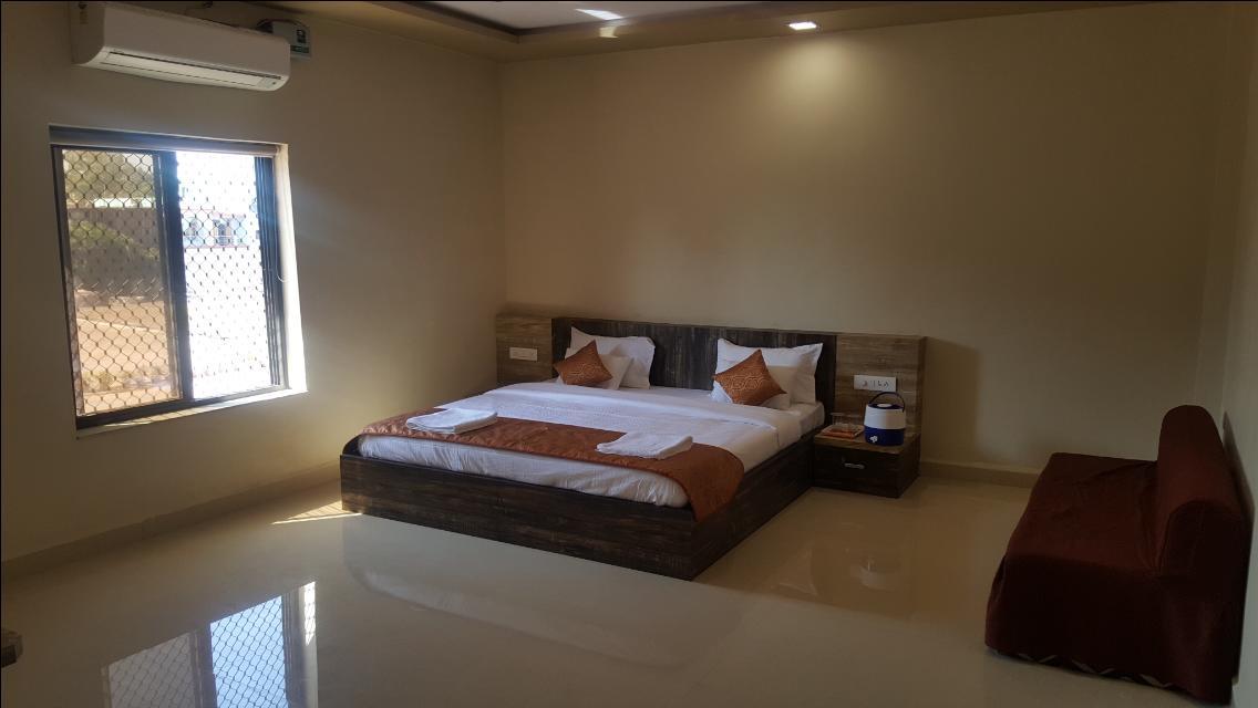 Hotel Shehnai Garden Khurai Esterno foto